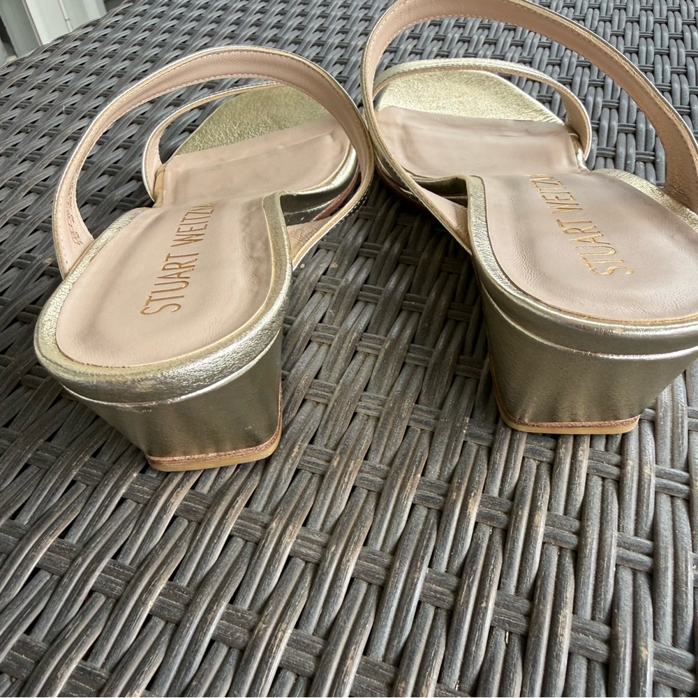 Stuart Weitzman Aleena gold, square toe wedge sandals - Picture 3 of 7